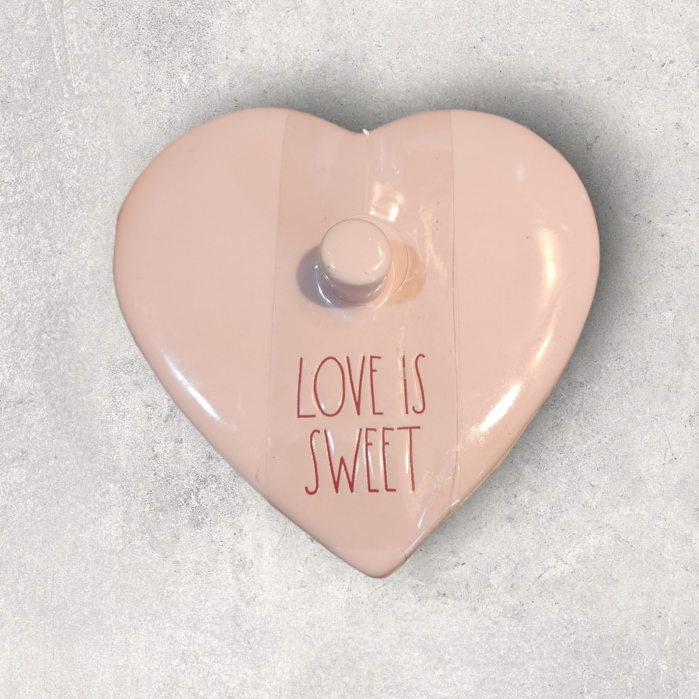 NWT Rae Dunn heart trinket box